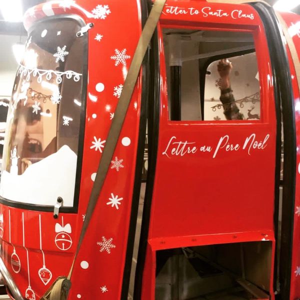 Boîte aux lettres personnalisée sur télécabine événementielle Noël